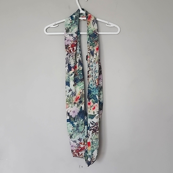 Sanibel floral round scarf - Picture 1 of 3